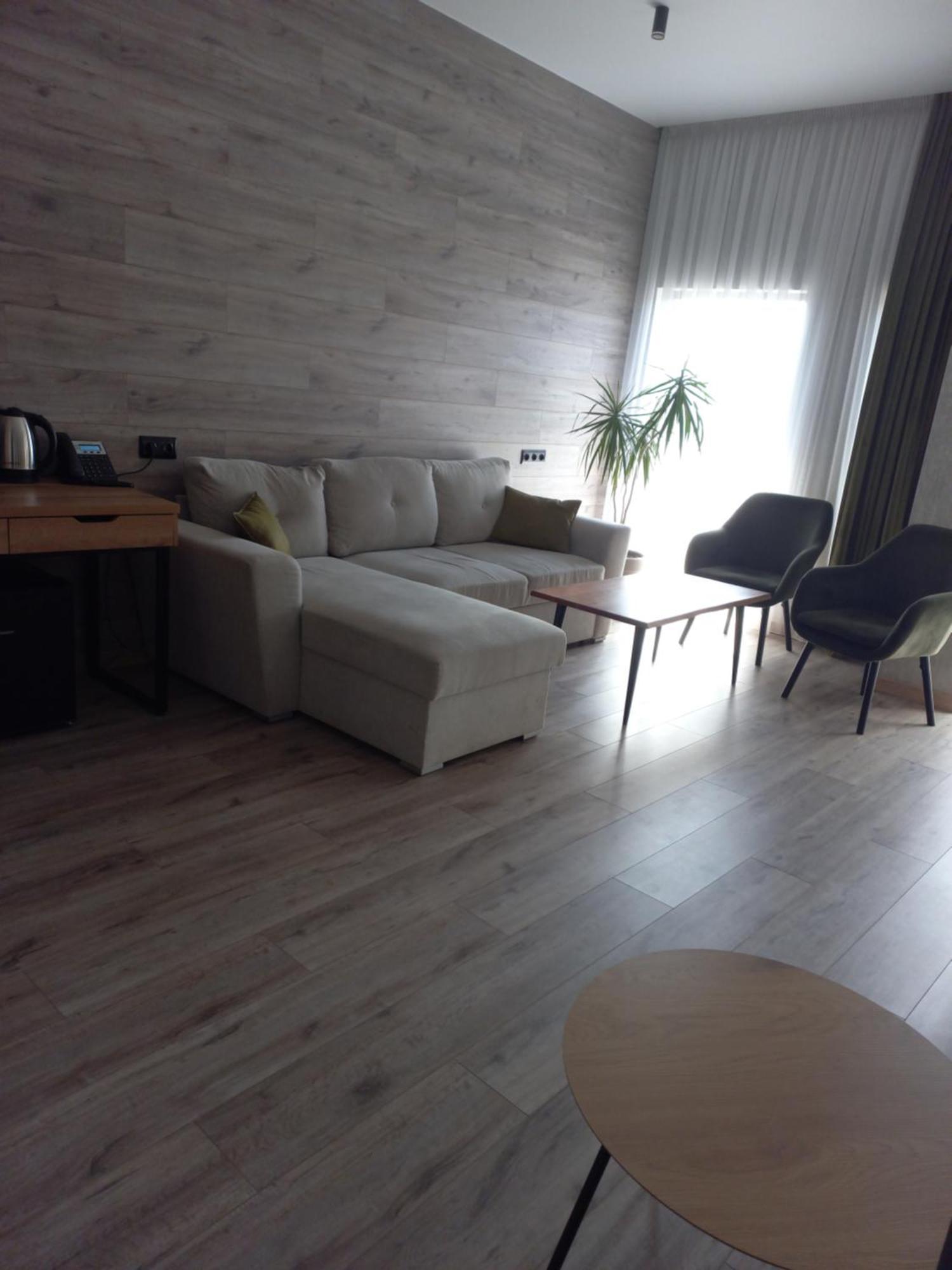 Готельно-Ресторанний Комплекс Каскад Kharkiv Exterior photo
