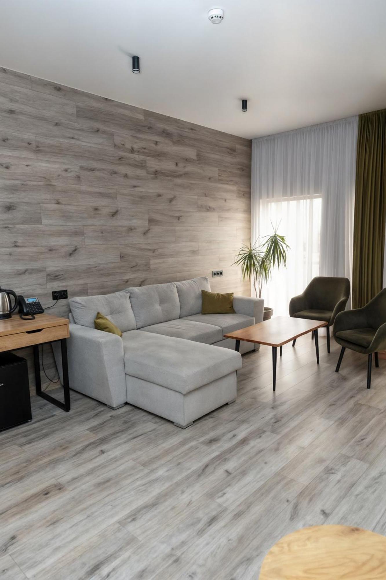 Готельно-Ресторанний Комплекс Каскад Kharkiv Exterior photo